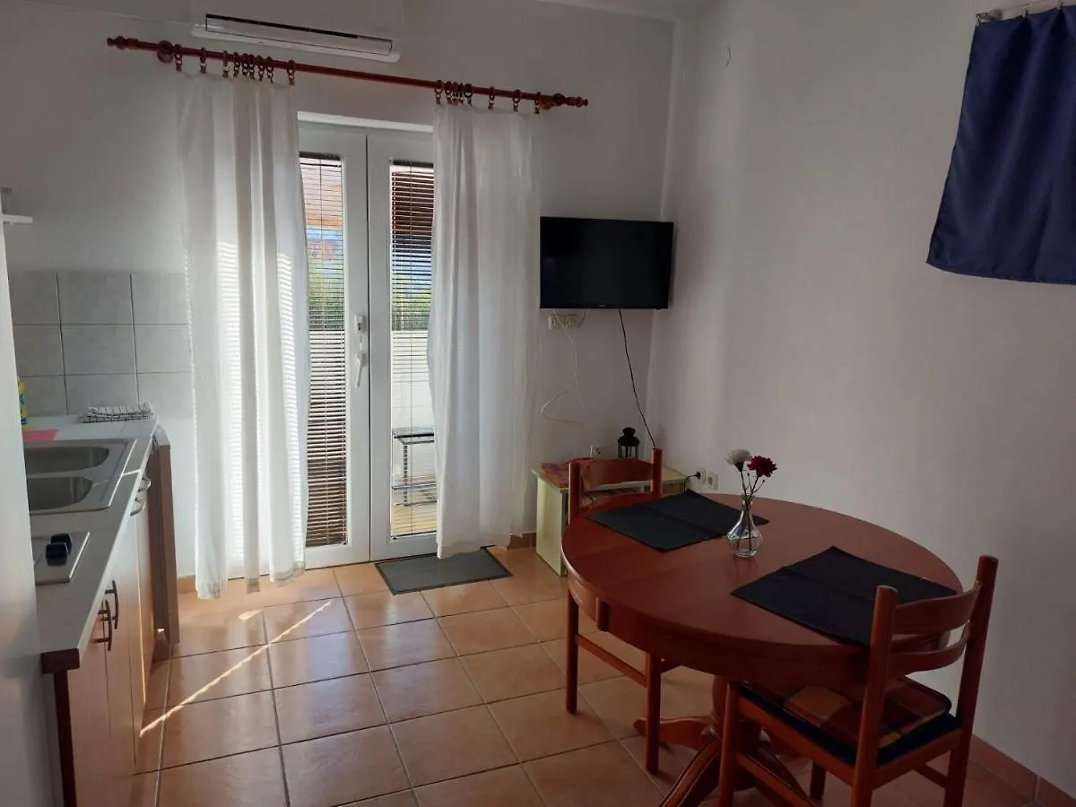 Apartments Burcul Pag Pag Town Croazia
