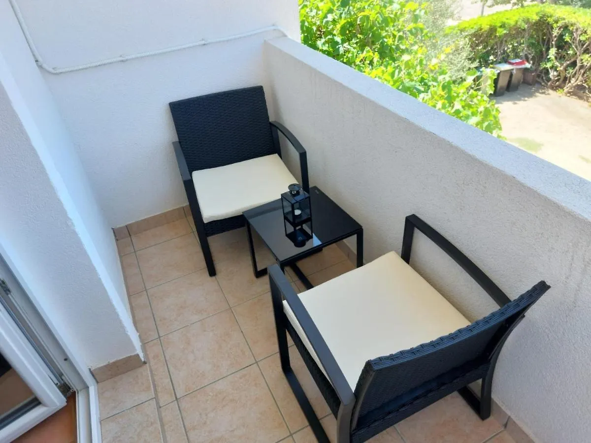 Apartments Burcul Pag Pag Town 0*,